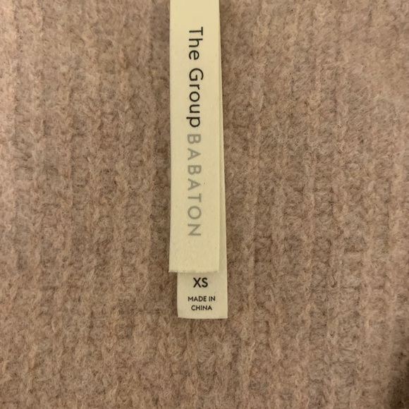 Beige merino wool cropped Aritzia sweater - Picture 3 of 4